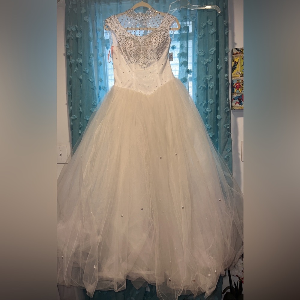 Prom dress new